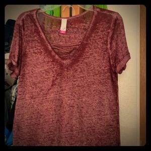Maroon casual tee! Extra soft